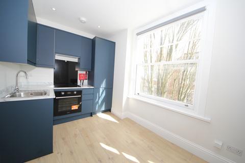 1 bedroom flat to rent - 53a station road, Winchmore Hill N21
