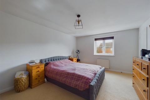 2 bedroom detached house for sale, Harding Lane, Horsham RH12