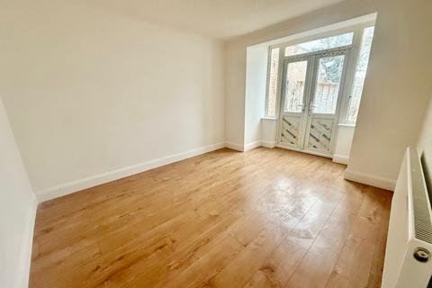 1 bedroom in a house share to rent, Rosemary Avenue, Edmonton