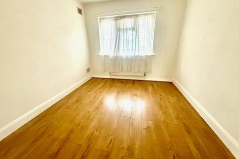 1 bedroom in a house share to rent, Rosemary Avenue, Edmonton