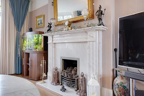 44 Brompton Farm Road, Rochester, ME2 3QY