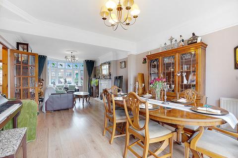 44 Brompton Farm Road, Rochester, ME2 3QY
