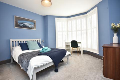 2 bedroom flat for sale, King's Road, Harrogate