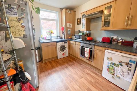 2 bedroom terraced house for sale - Highfield Place, Highfields, S2 4UR