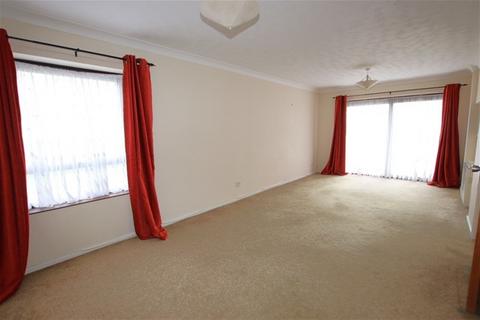 2 bedroom flat for sale - Marine Parade East, Clacton on Sea