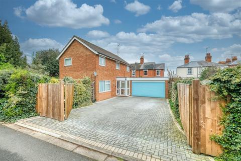 Treetops Selborne Road, Worcester, WR1 3JA
