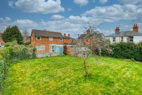 Treetops Selborne Road, Worcester, WR1 3JA