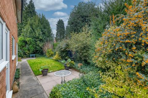Treetops Selborne Road, Worcester, WR1 3JA