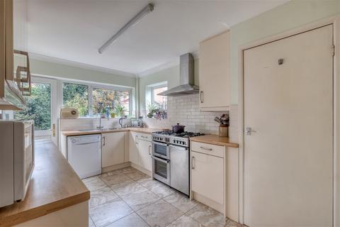 Treetops Selborne Road, Worcester, WR1 3JA