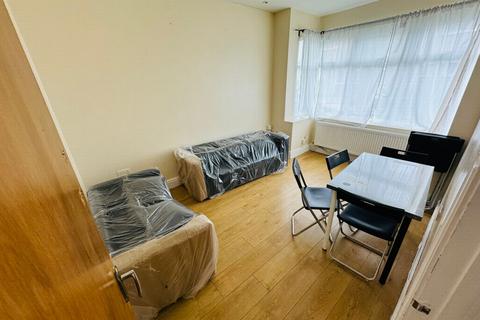 4 bedroom house to rent - Meath Road, London, E15