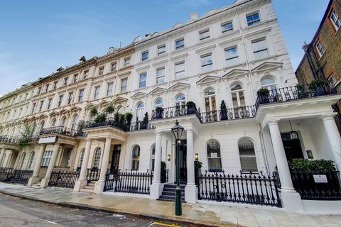 3 bedroom penthouse to rent, 21-22 Prince Of Wales Terrace, London W8