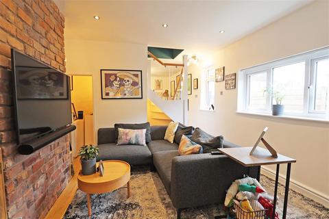 15 Bynes Road, South Croydon, CR2 0PY