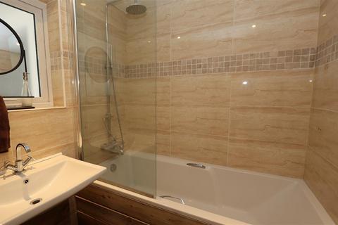 15 Bynes Road, South Croydon, CR2 0PY
