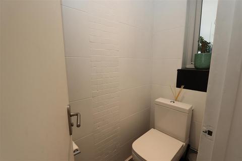 15 Bynes Road, South Croydon, CR2 0PY