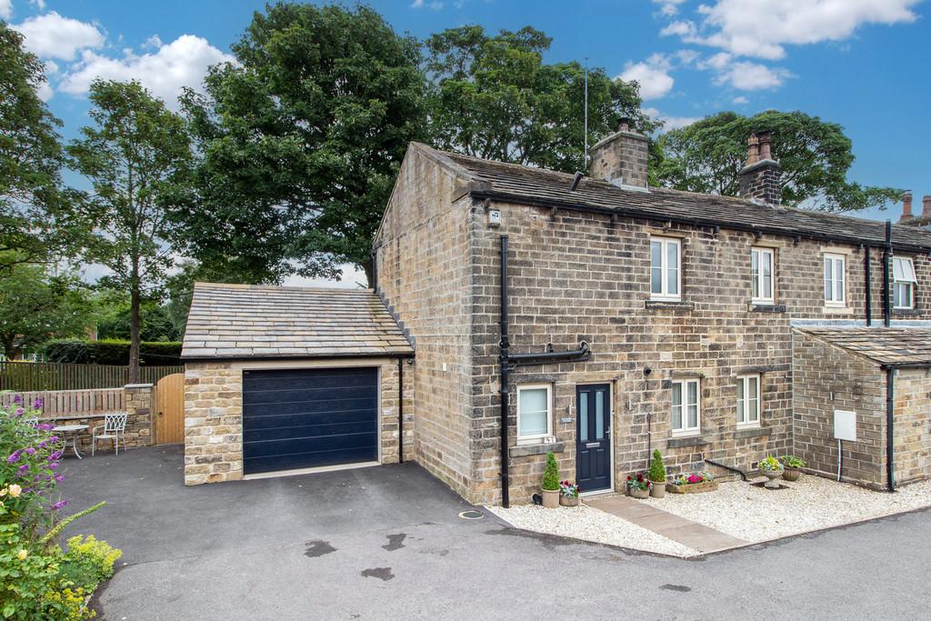 Penistone Road, Shelley, Huddersfield 3 bed barn conversion for sale