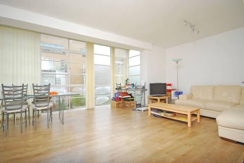 2 bedroom flat to rent - The Water Gardens, Canary Wharf, London, E14