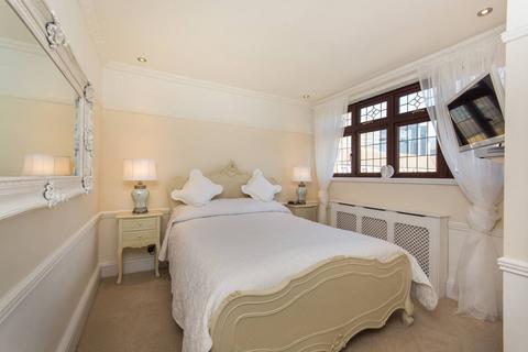 2 bedroom maisonette to rent, Finwhale House, Isle Of Dogs, London, E14