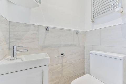 58 Aspen Close, London, W5 4YQ