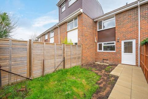 58 Aspen Close, London, W5 4YQ
