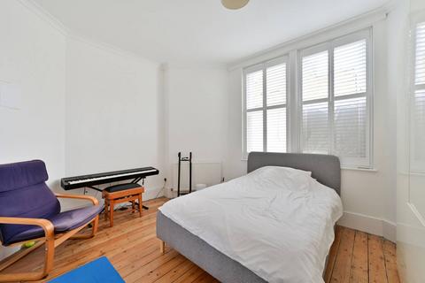 2 bedroom flat to rent, Disraeli Gardens, Putney, London, SW15