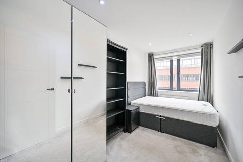 2 bedroom flat for sale, London Road, Twickenham, TW1
