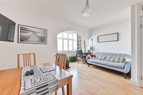 3 bedroom flat for sale, Lewin Road, Streatham Common, London, SW16
