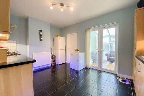 3 bedroom semi-detached house for sale, Darlaston Lane, Bilston, WV14 7BW