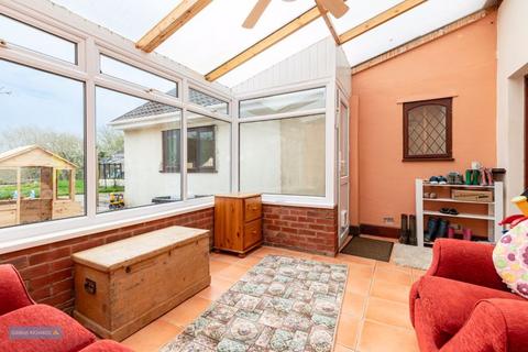 4 bedroom end of terrace house for sale, EAST LYNG