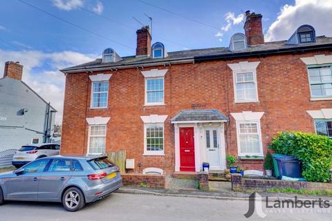 4 bedroom terraced house for sale, Watts Road, Studley