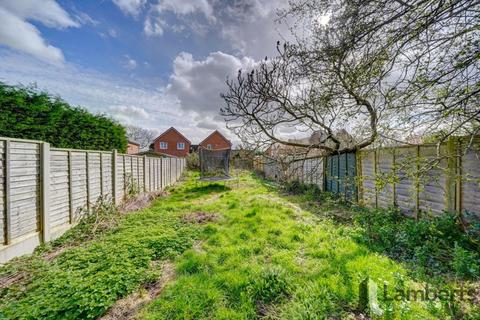 4 bedroom terraced house for sale, Watts Road, Studley