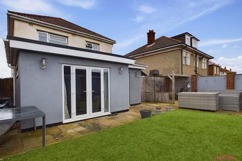 3 bedroom detached house for sale, Christchurch, Clarendon Road, BH23