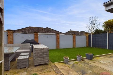 3 bedroom detached house for sale, Christchurch, Clarendon Road, BH23