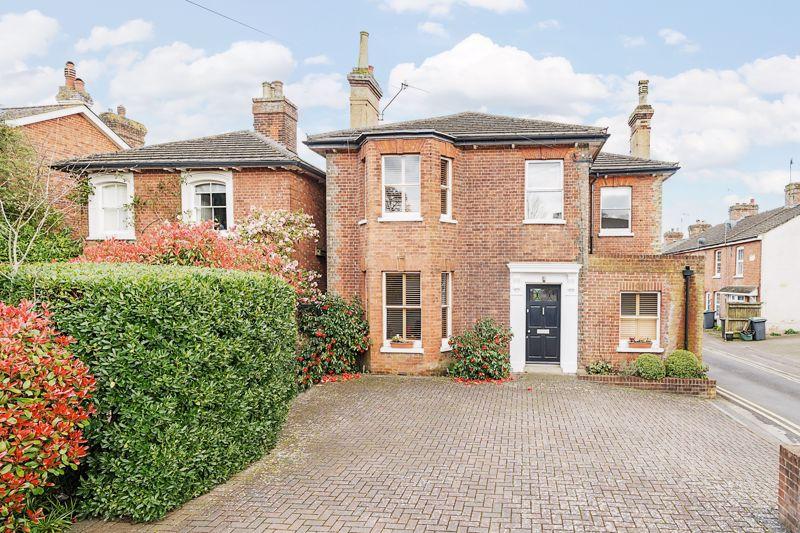 Hadlow Road, Tonbridge, Kent, TN9 1NZ 3 bed detached house for sale £825,000