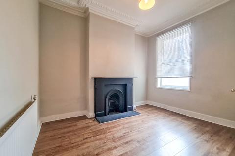 4 bedroom terraced house to rent - Park Ridings, Hornsey N8