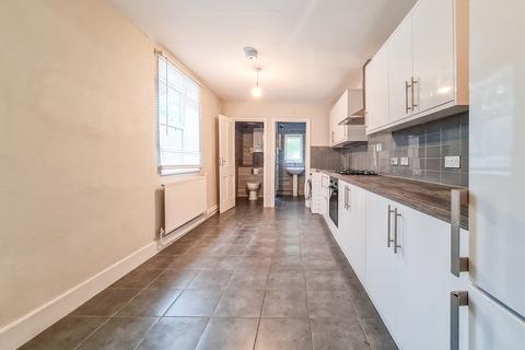 4 bedroom terraced house to rent, Park Ridings, Hornsey N8