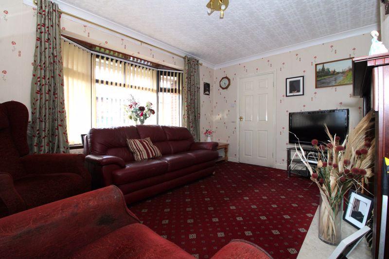 Ogley Road, Brownhills, WS8 6BA 3 bed semidetached house for sale £