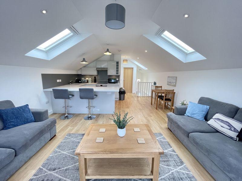 Kitchen / Living /
