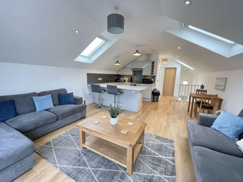 Kitchen / Living /