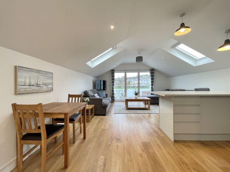 Kitchen / Living /