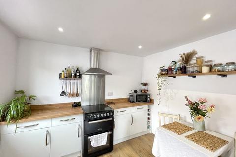 11 Bishops Close, Truro, TR1 3RR
