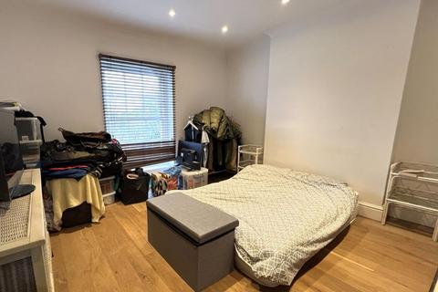 1 bedroom flat for sale - East Street, Farnham
