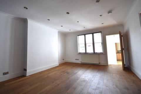 1 bedroom flat for sale, East Street, Farnham