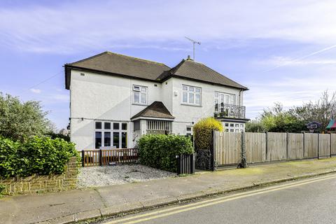 4 bedroom detached house for sale - Prince Avenue, Westcliff-on-sea
