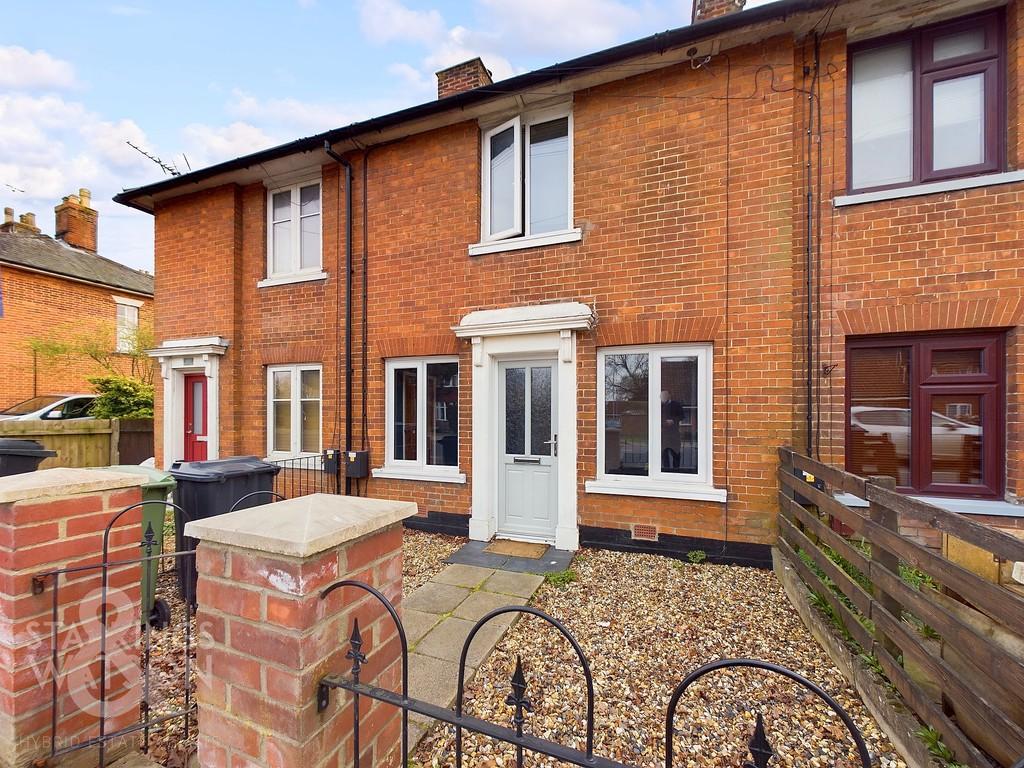 Victoria Road, Diss 2 bed terraced house for sale £200,000