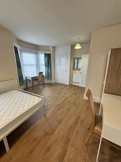1 bedroom in a house share to rent, Mill Road, Cambridge CB1