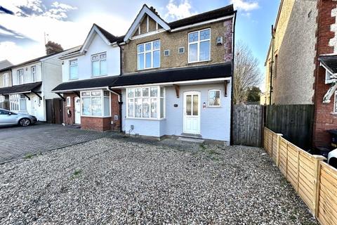 3 bedroom semi-detached house for sale, Luton Road, Dunstable