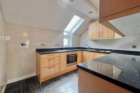 2 bedroom flat for sale, Clifton Street, North Hill, Plymouth. A two bedroomed second floor purpose built flat in great central location