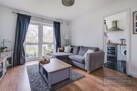 Flat 3, 8 Parrs Close, South Croydon, CR2 0QX