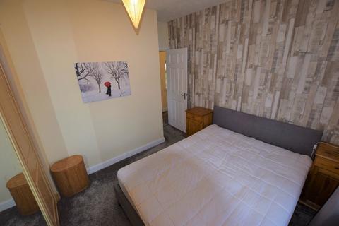 3 bedroom semi-detached house to rent, Burnaby Street, Derby, DE24 8RN