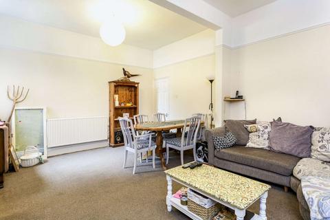2 bedroom flat to rent - St Ronans Avenue, Southsea